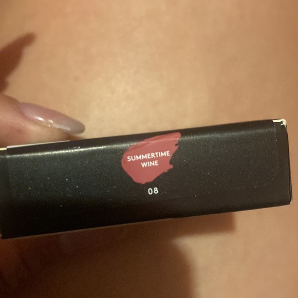 Fenty - Picture 2 of 4